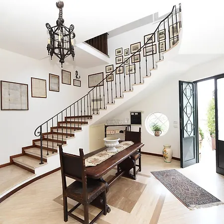 فندق مبيت وإفطار Bella 4*