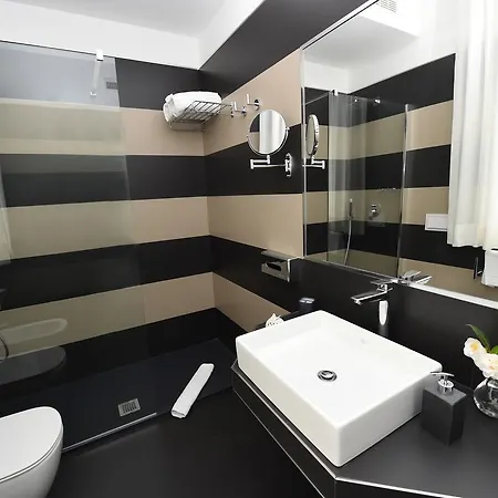 Frühstückspension Bella 4*